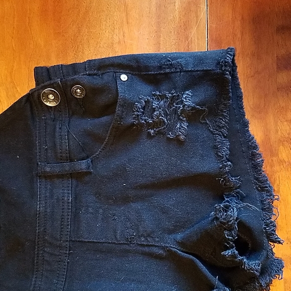 Black Empyre Distressed Overall Shorts - Picture 8 of 8
